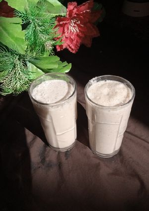 A picture of Watermelon+Banana milkshake.