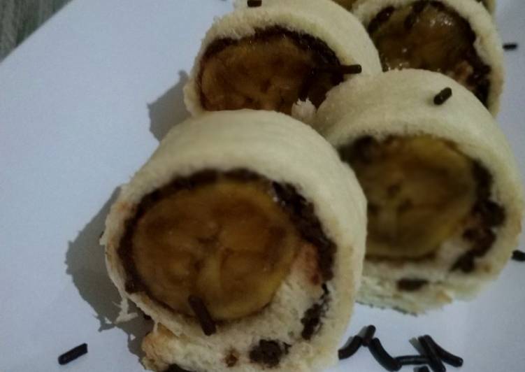 Banana choco sushi