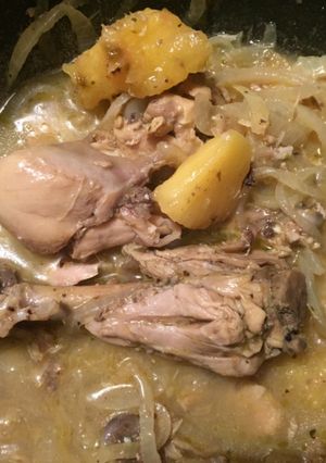 Una foto de Pollo 🍗 en jugo de piña 🍍