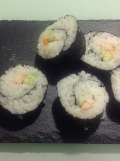 Una foto de Sushi casero - Makis de verdura