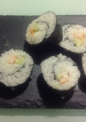 Una foto de Sushi casero - Makis de verdura