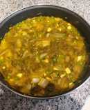 Acelgas con guisantes y huevo cocido
