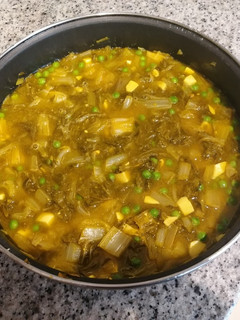 Una foto de Acelgas con guisantes y huevo cocido