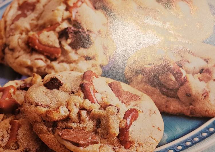 Simple Way to Make Quick Pretzel-Toffee-Chocolate Chunk Cookies