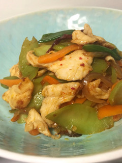 花椰菜梗· 鸡胸片(铸铁锅快炒,6-7分钟) 的食譜成品照片