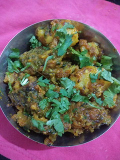 ભરેલા કારેલા વિથ બટેટા(bhrela karela with bataka in Gujarati p) રેસીપી મુખ્ય ફોટો