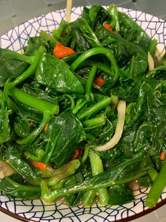 枸杞薑絲炒皇宮菜(素食) 的食譜成品照片