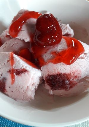 รูปของ ไอศกรีม สตอเบอร์รี่ 🍓