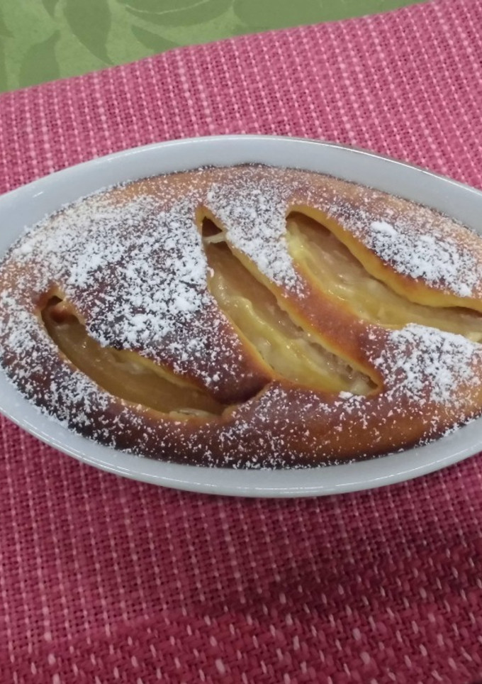 A picture of Simple apple butter cake.