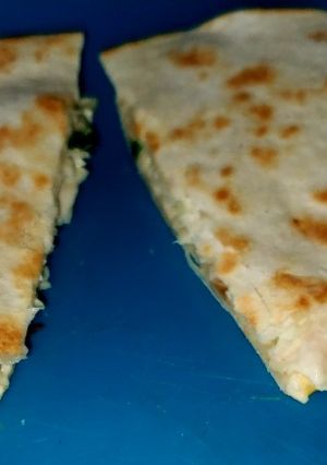 Una foto de Quesadilla de pollo desmenuzado para los niños🤗