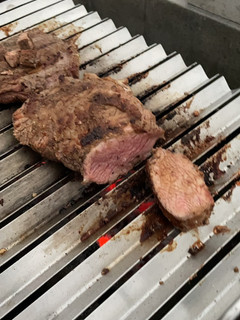 Una foto de Colita de cuadril y vacío a la parrilla