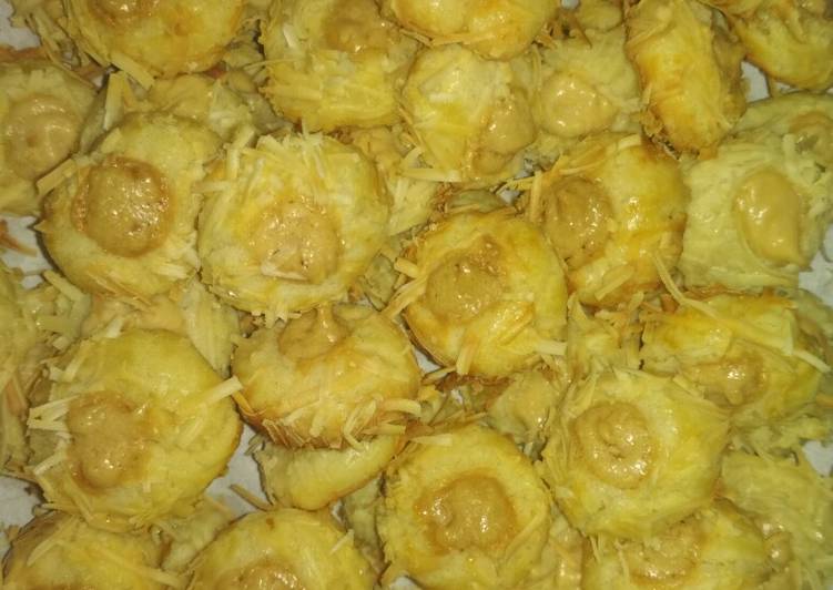 Resep Double cheezy thumbprint cookies Anti Gagal