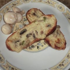 A picture of Mushroom Toast.