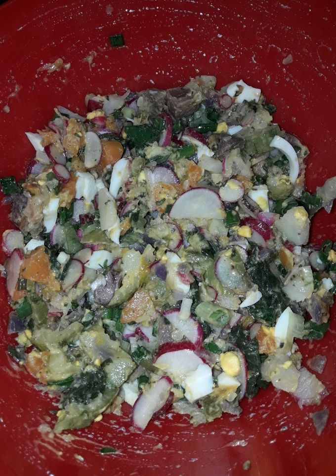 Una foto de Ensalada fresca comúnmente llamada ropa vieja