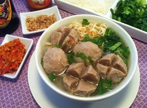 Foto resep Bakso Sapi Kenyal, Lembut (Memakai Daging Frozen)