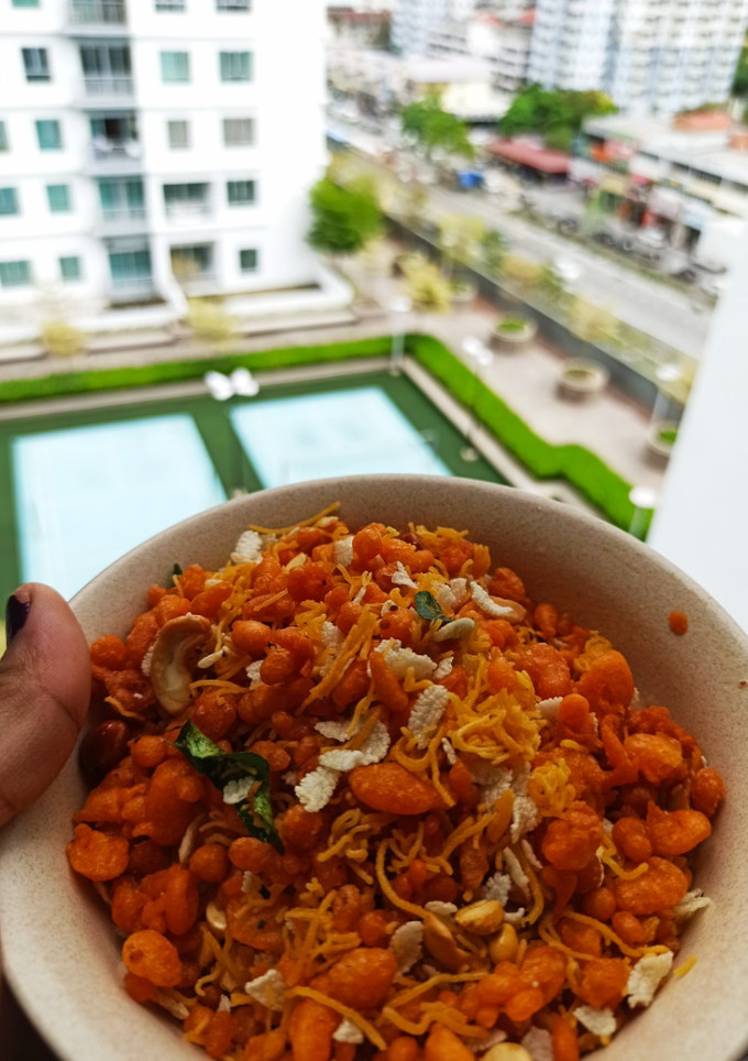 கார சாரமான மிக்ஸர் செய்முறை (Mixture recipe in tamil) செய்முறை முக்கிய புகைப்படம்