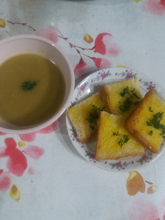 Foto resep Sup Ercis & Garlic Bread