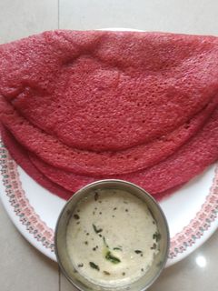 बीटरूट डोसा (beetroot dosa recipe in marathi) रेसिपी चे मुख्य फोटो