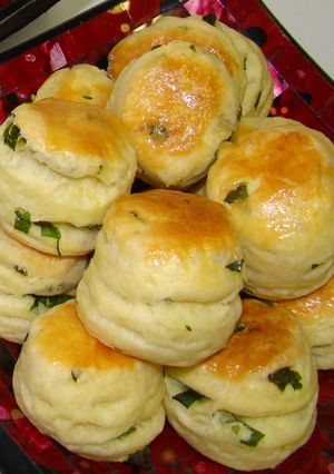 Medvehagymás pogácsa recept fotója