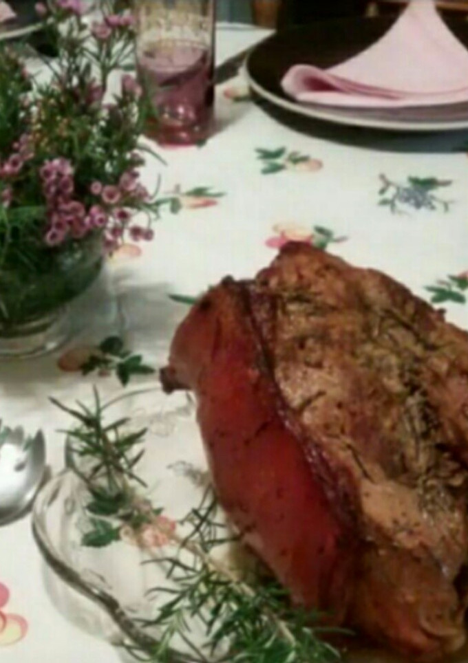 Una foto de Pierna de Cerdo/Cochino/Puerco (pernil) asada y a mi manera!