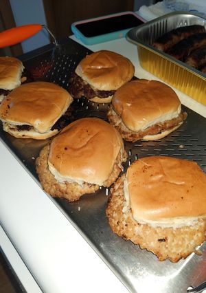 A picture of Slider smash chicken burgers.