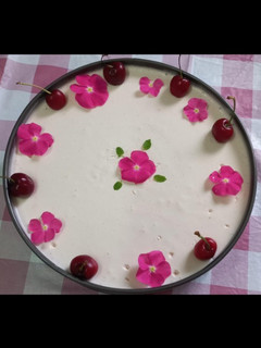 صورة لوصفة كيكة جبنة الباردة بطعم برلي فراوله🍓