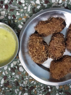 કટલેસ(cutlet recipe in Gujarati) રેસીપી મુખ્ય ફોટો