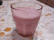 Una foto de smoothie de frambuesa