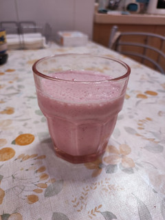 Una foto de Smoothie de fresas y frambuesas