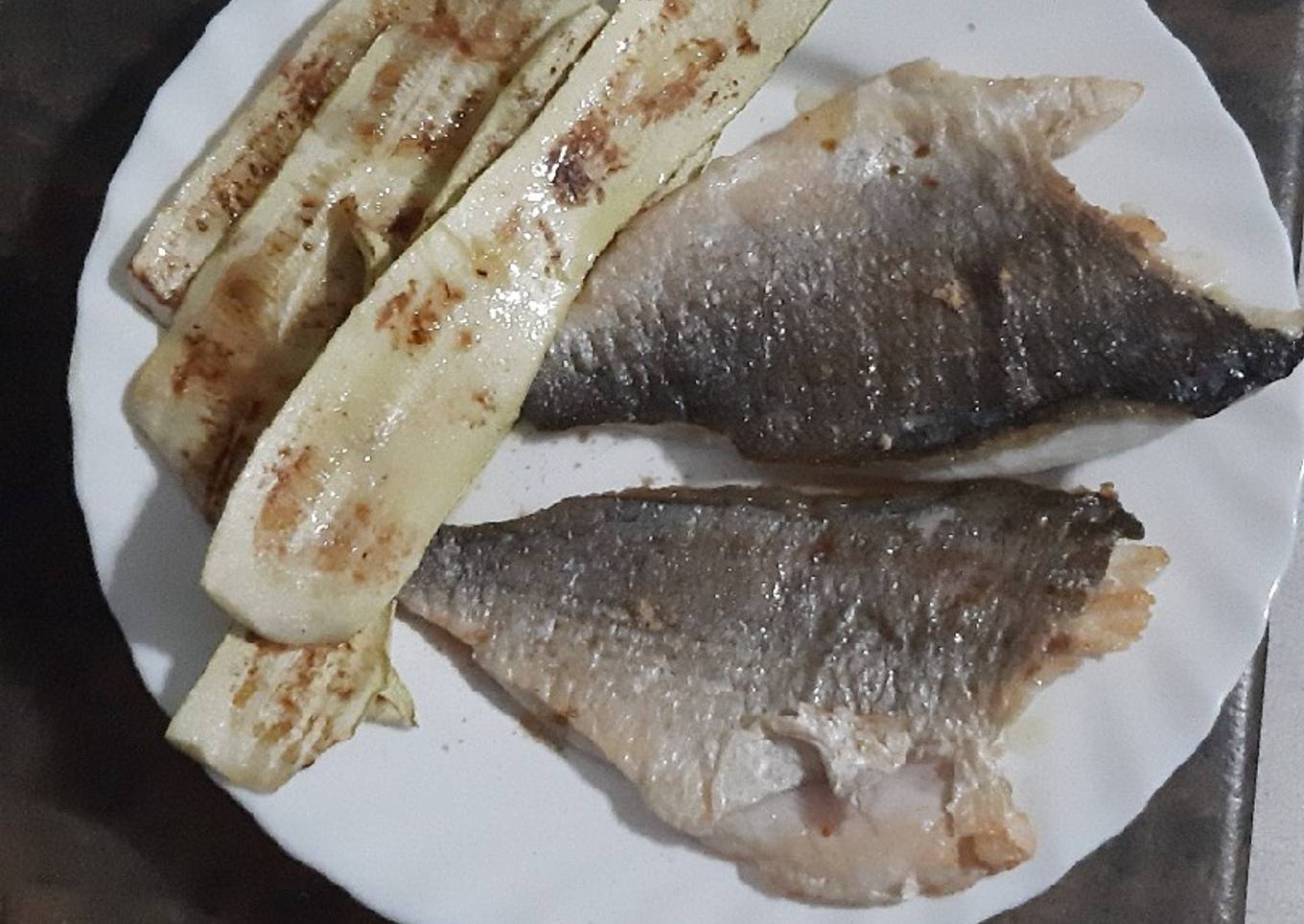 Dorada a la plancha con calabacín
