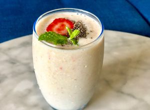 Hình của món #eatclean: Banana Oat Almond milk Smoothie.