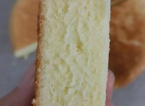 Hình của món Bánh bông lan làm bằng nồi cơm điện.