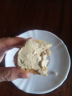 Una foto de Paté de anchoas con aceitunas verdes