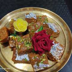 A picture of मोहनथाल (mohanthal recipe in Hindi).