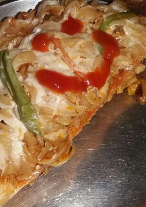 A picture of Cheese pasta sandwich.