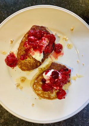A picture of Ricotta and hazelnut pancakes.