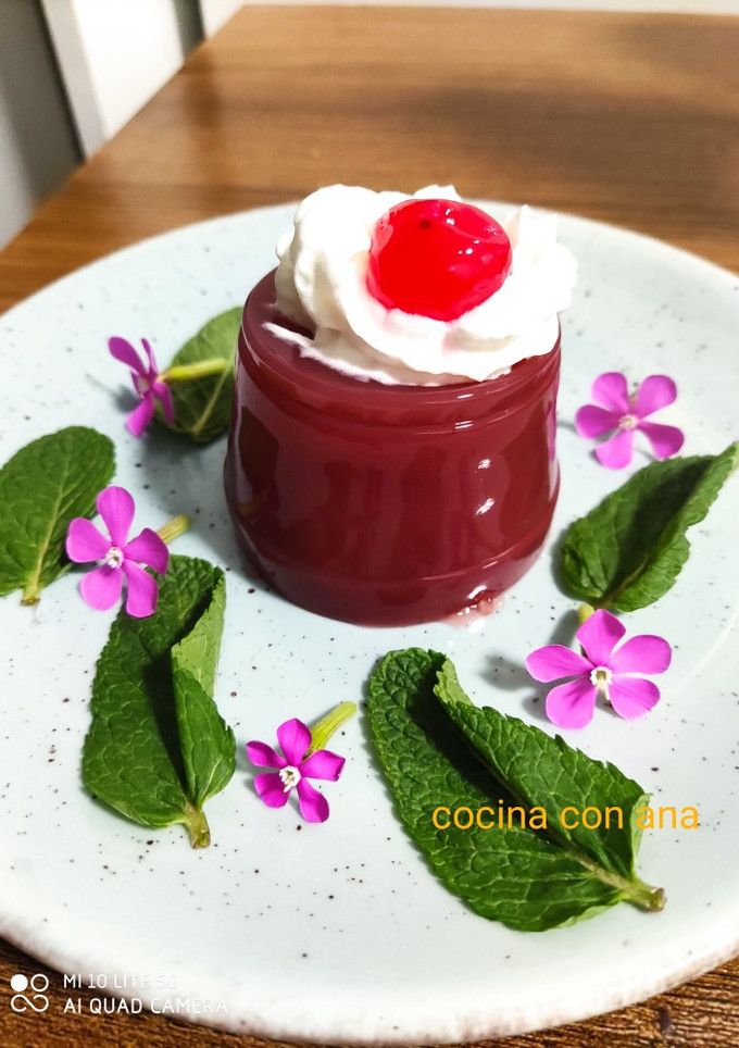 Una foto de Pudín de frutos rojos sencillo y rápido de hacer, muy rico
