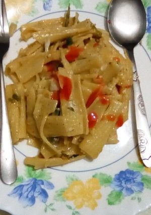 A picture of Chilli egg pasta.
