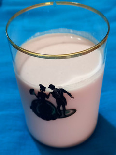 રોઝ લસ્સી (Rose Lassi Recipe In Gujarati) રેસીપી મુખ્ય ફોટો