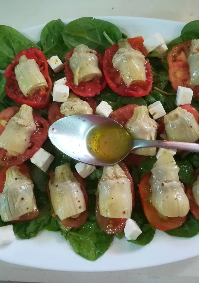 Una foto de Ensalada de alcachofas en conserva