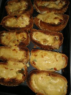 صورة لوصفة أنصاف القمر 🍔🥖😋