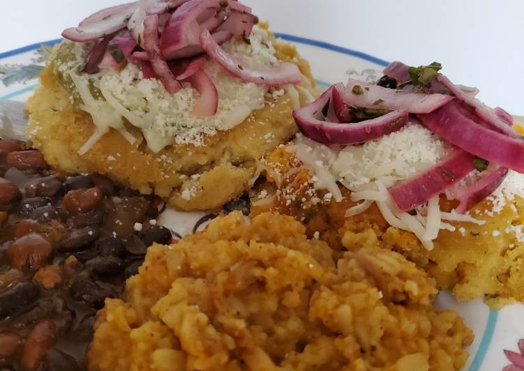 Get Breakfast of Brad&#39;s pupusas two ways