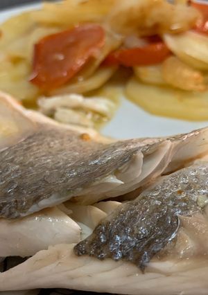Una foto de Lubina al horno
