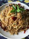สปาเก็ตตี้ผัดพริกแห้งปลาข้าวสาร
