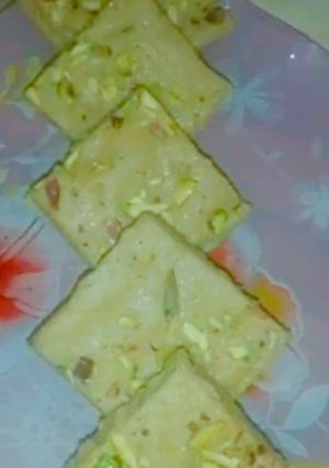A picture of Milk powder barfi.