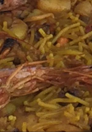 Una foto de Fideuá de marisco Gandía