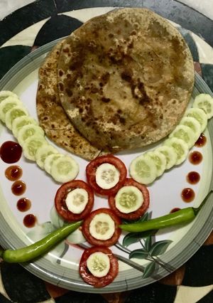 A picture of Namak mirch ka paratha.
