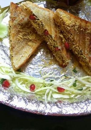 A picture of Grilled Dabeli sandwich.