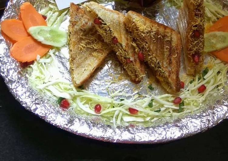 Grilled Dabeli sandwich