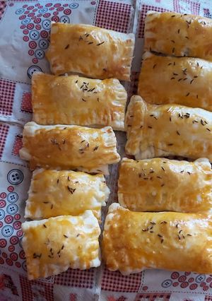Olívabogyós - fetasajtos táskák leveles tésztából 🍹🍸 recept fotója